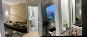 Renthouse Guest Apartment ADEELE